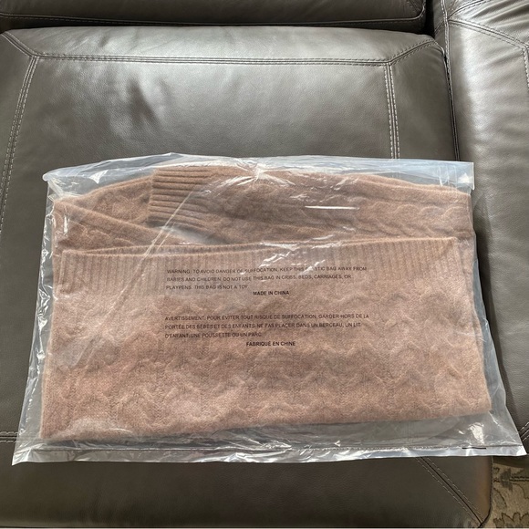 NWT Magaschoni Women's Cashmere Turtleneck Sweater - Picture 8 of 16